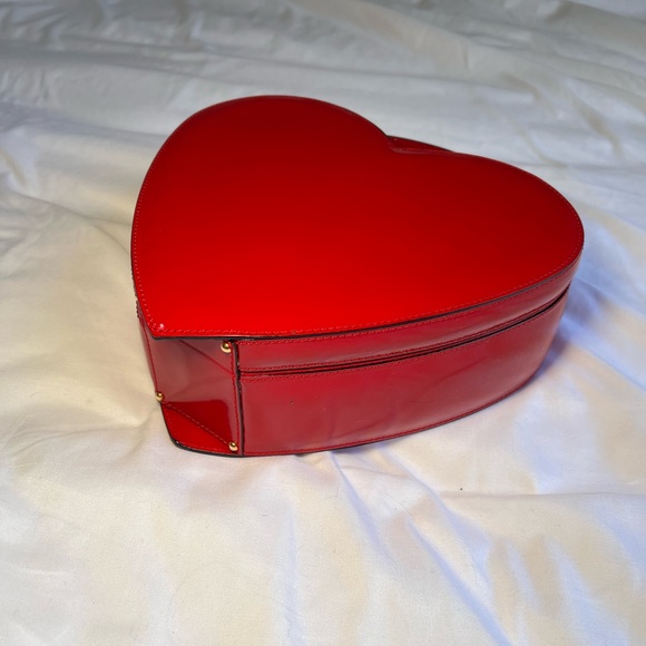 Moschino Red Patent Leather Heart Bag - Picture 4 of 10